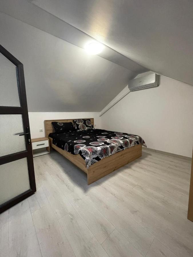 Appartamento Casa Dan Buzău Esterno foto