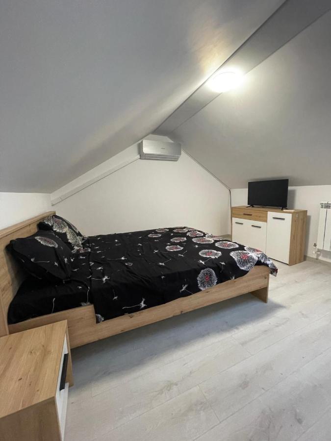 Appartamento Casa Dan Buzău Esterno foto